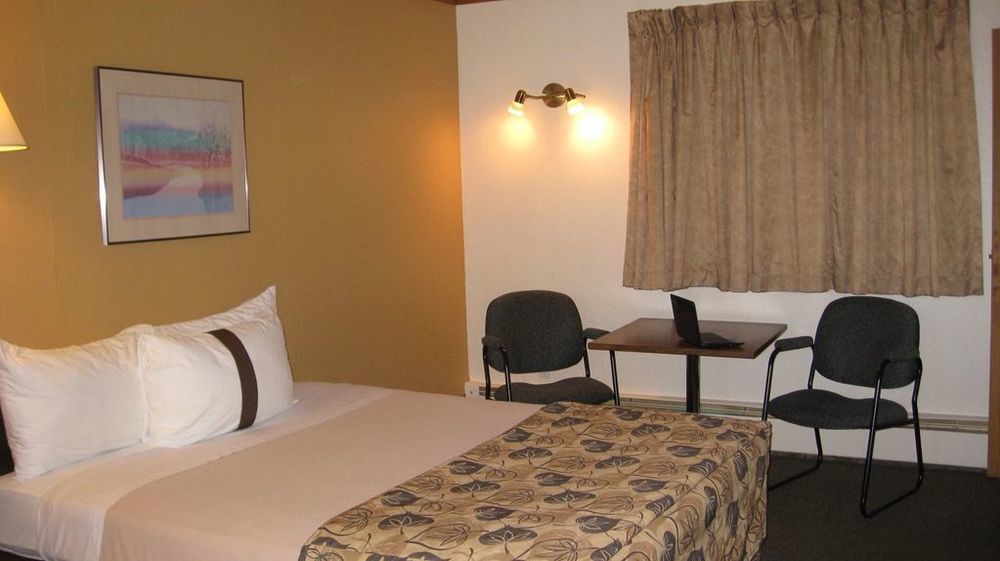 Canadas Best Value Inn YYC Habitación foto