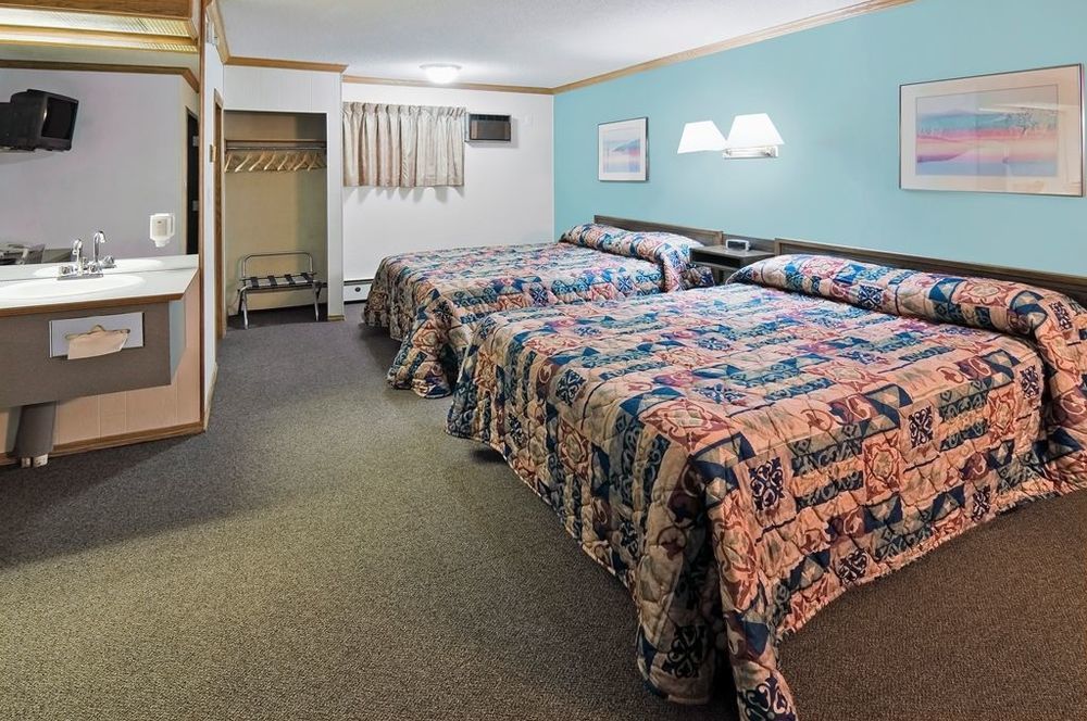 Canadas Best Value Inn YYC Habitación foto