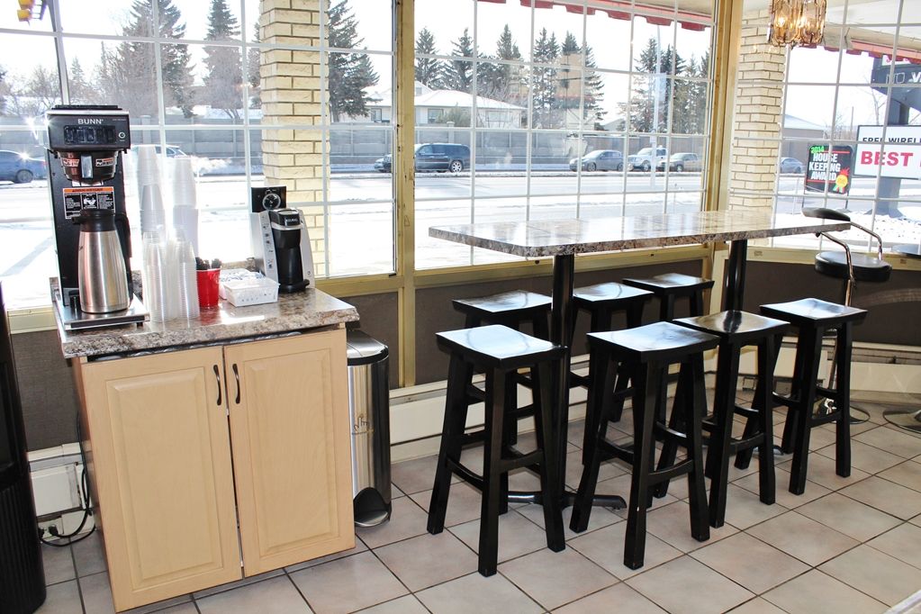 Canadas Best Value Inn YYC Facilidades foto