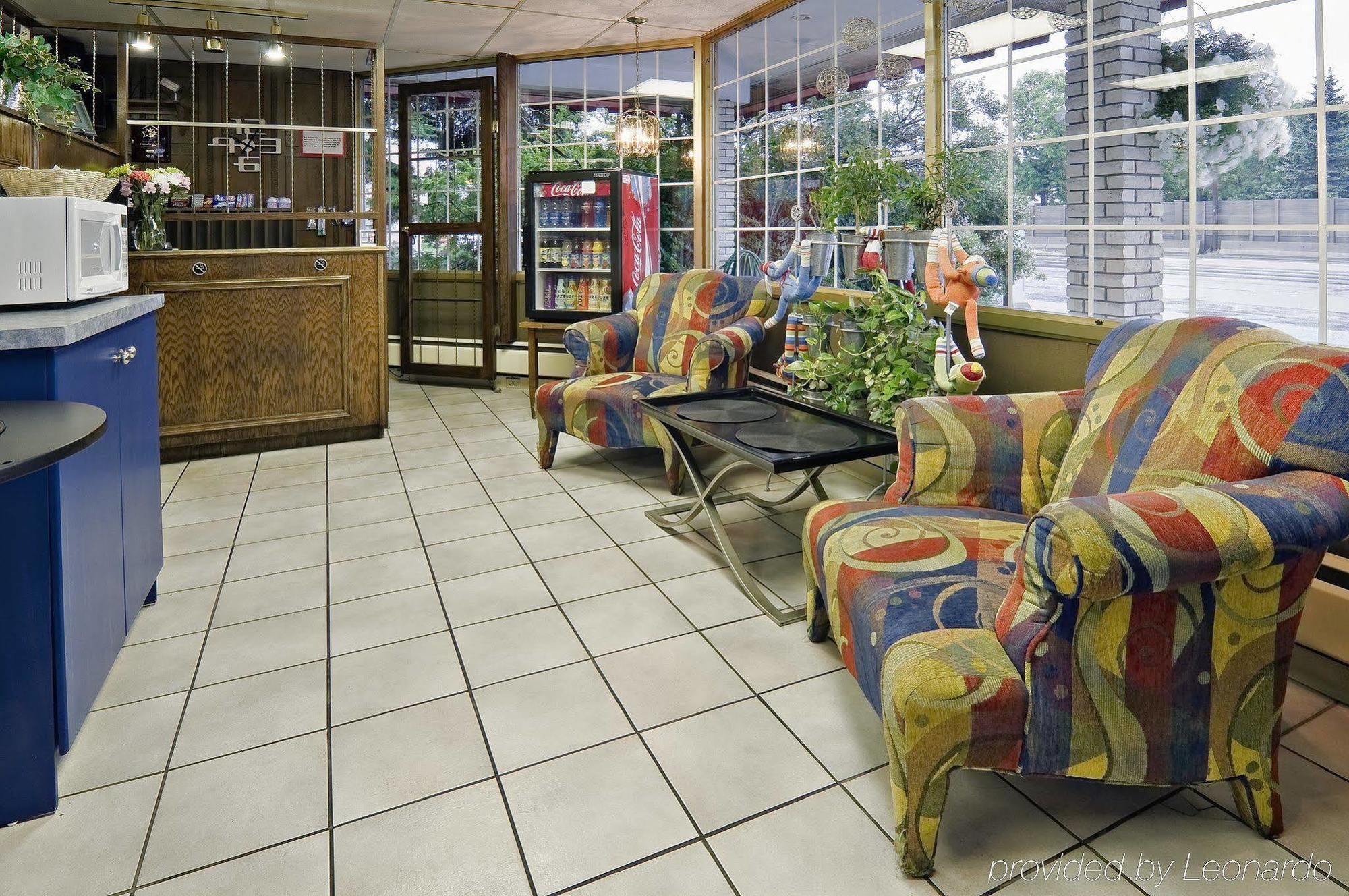 Canadas Best Value Inn YYC Interior foto